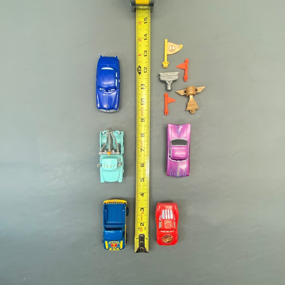 Disney Pixar Cars Diecast Plastic Lot Thunder Hollow Raceway Accessories - Picture 11 of 13